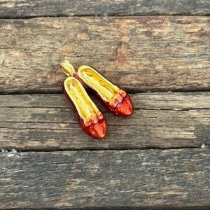 Wizard of Oz Ruby Slippers necklace pendant